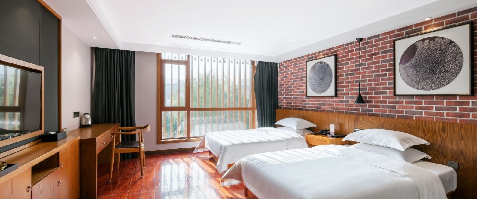 花筑·德清英溪河畔酒店