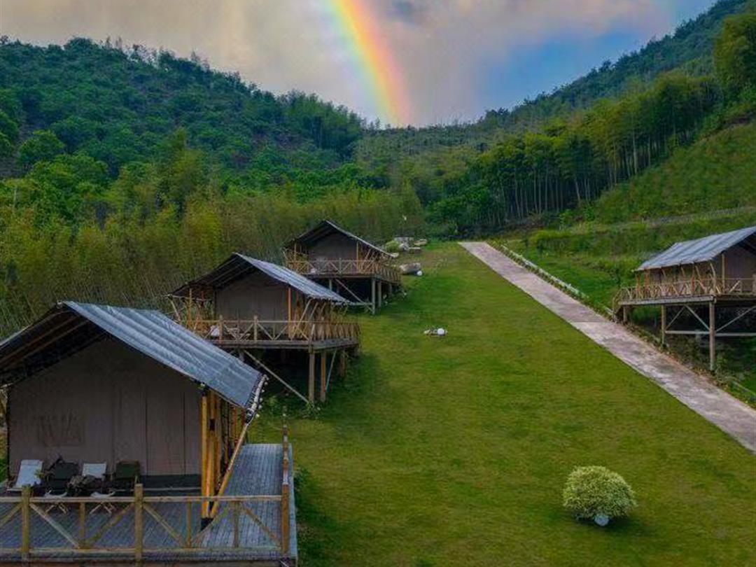 安吉春风谷轻奢帐篷酒店