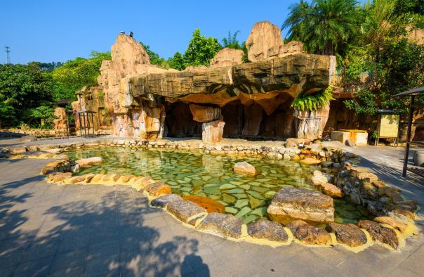 龙门铁泉黄金汤温泉度假村