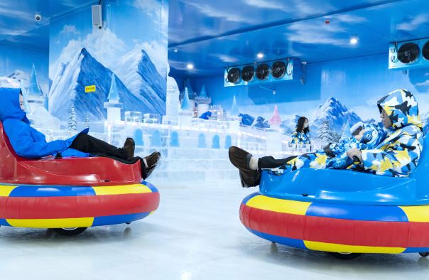 四季漫天冰雪主题乐园