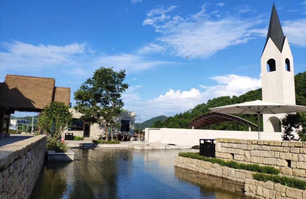 宁波半山伴水渡假村