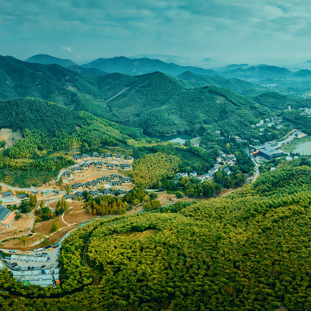 湖州十里芳菲香积岭村
