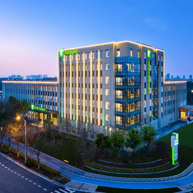 上海滴水湖假日酒店