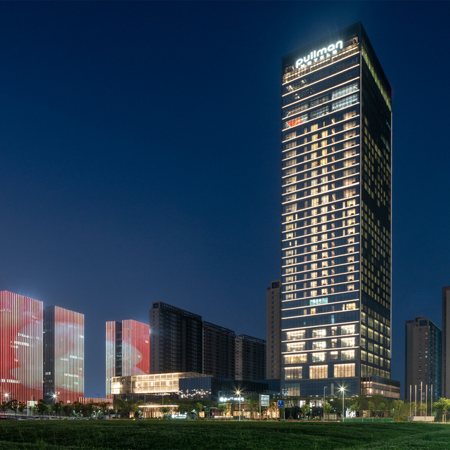 平湖卓越铂尔曼酒店