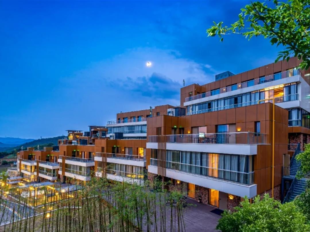 云上草原·丰生途山亲子度假酒店