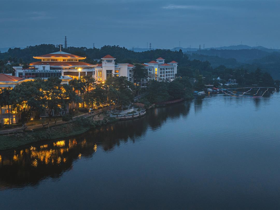 东莞塘厦三正半山酒店