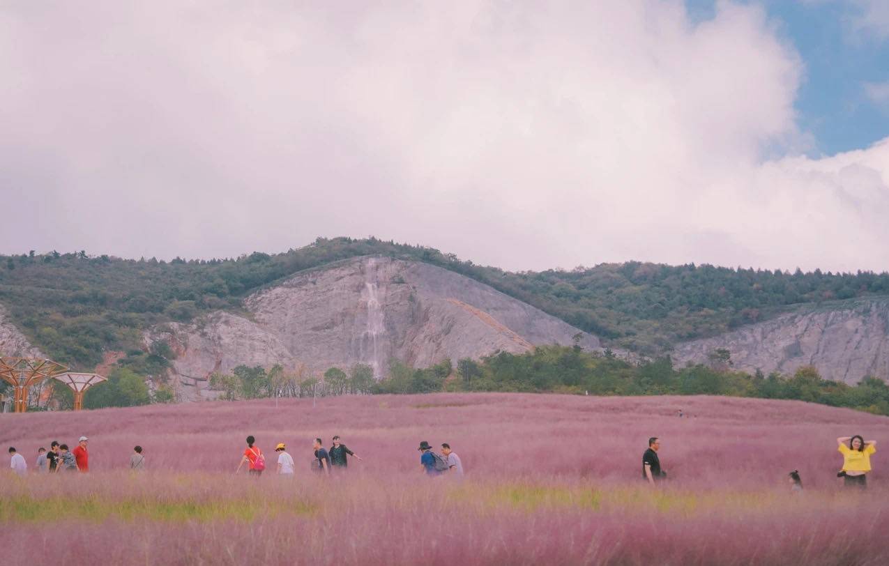 南京汤山矿坑公园