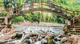 丹霞灵溪森林度假景区