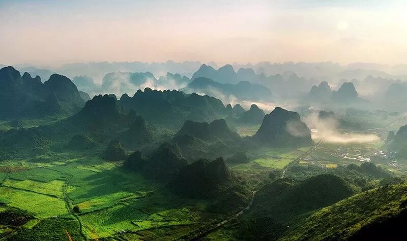 清远英西峰林走廊