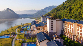清远英德宝晶宫天鹅湖温泉酒店