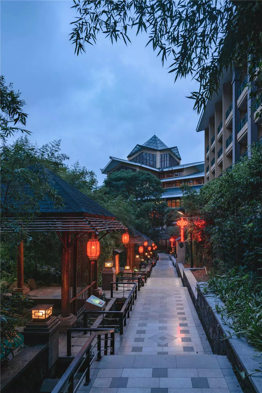龙门地派温泉度假酒店